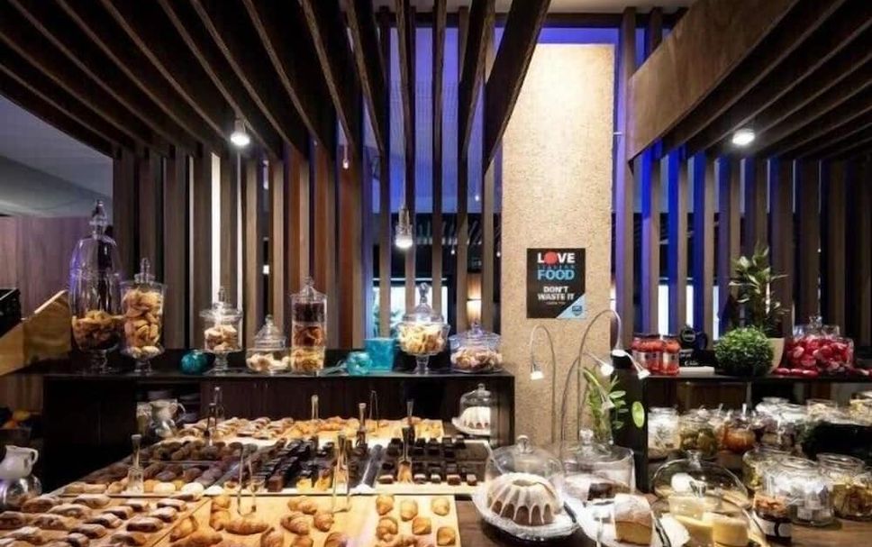 Buffet Photo