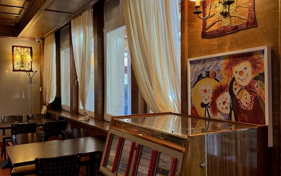 Restaurant Photo