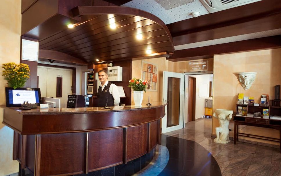 Front desk Photo