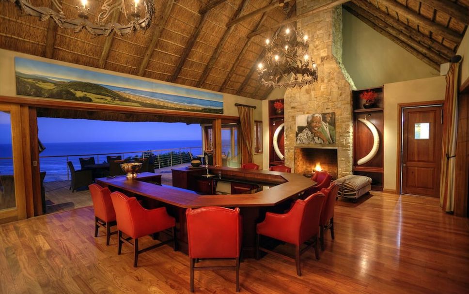 Dining room Photo
