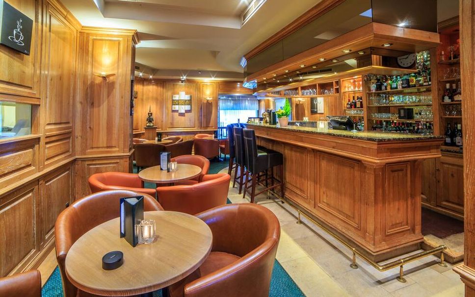Bar Photo