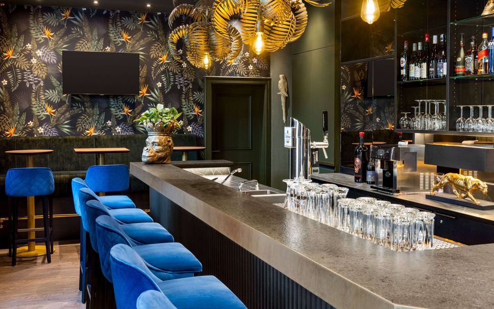 Bar Photo