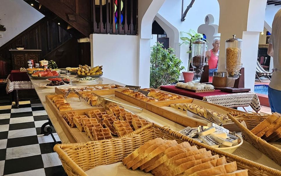 Buffet Photo