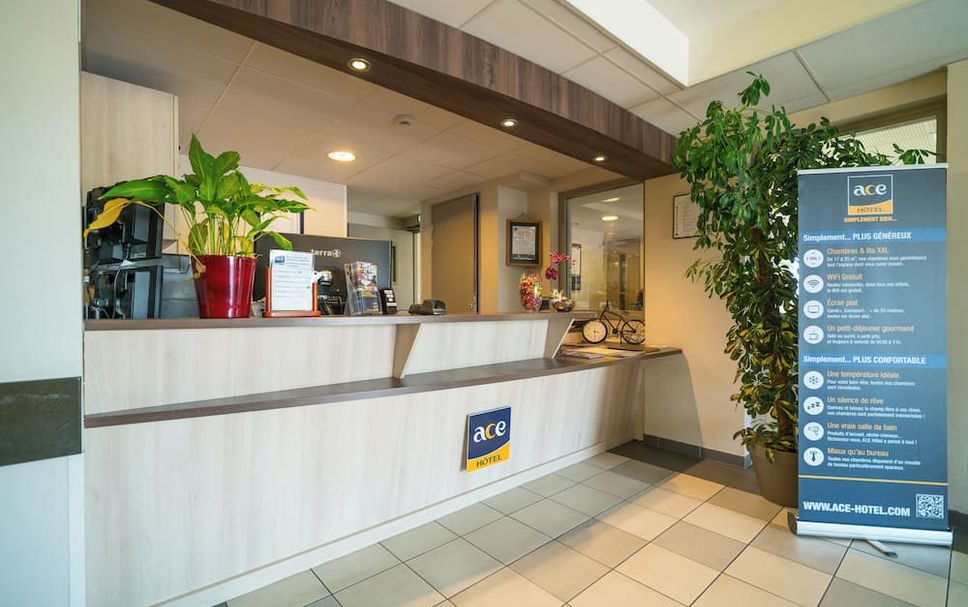 Front desk Photo